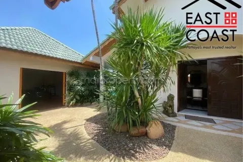 Casa de 3 dormitorios en Pattaya, Tailandia № 213735 - foto 11
