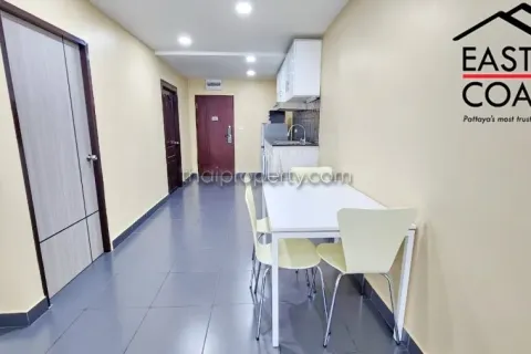 Condominio de 2 dormitorios en Jomtien Beach, Pattaya, Tailandia № 213738 - foto 11