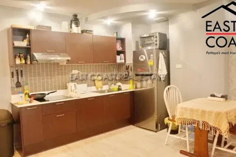 Condominio de 1 dormitorio en Jomtien Beach, Pattaya, Tailandia № 213736 - foto 2