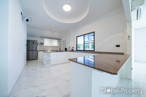 Дом в Паттайе, Таиланд с 5 спальнями  № 146574 - фото 9