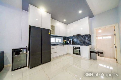 Дом в Паттайе, Таиланд с 5 спальнями № 146573 - фото 4