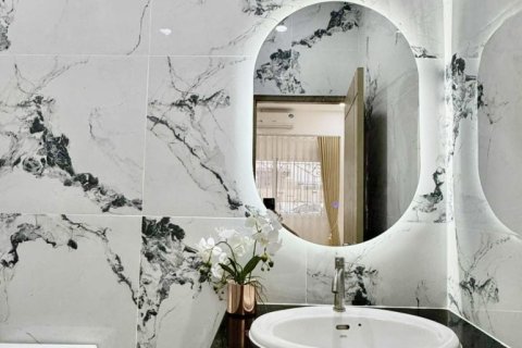 House in Pattaya, Thailand 3 bedrooms № 146576 - photo 16