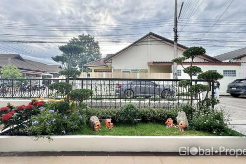 House in Pattaya, Thailand 3 bedrooms № 146576 - photo 3