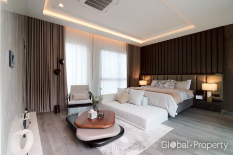 House on Jomtien Beach, Pattaya, Thailand 7 bedrooms № 146575 - photo 12