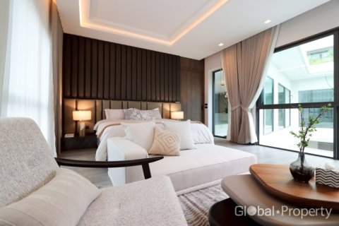 House on Jomtien Beach, Pattaya, Thailand 7 bedrooms № 146575 - photo 11