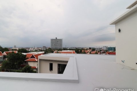 House on Jomtien Beach, Pattaya, Thailand 7 bedrooms № 146575 - photo 22