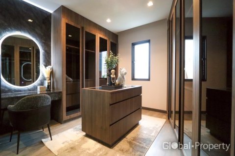 House on Jomtien Beach, Pattaya, Thailand 7 bedrooms № 146575 - photo 19