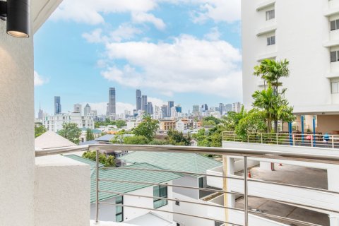 Condo in Bangkok, Thailand, 2 bedrooms  № 142936 - photo 17