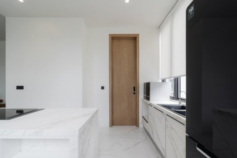 House in Bangkok, Thailand 3 bedrooms № 142937 - photo 12