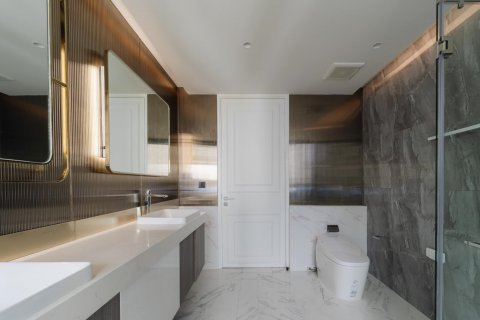 House in Bangkok, Thailand 3 bedrooms № 142937 - photo 20