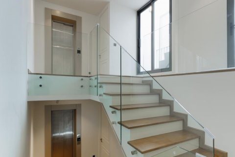 House in Bangkok, Thailand 3 bedrooms № 142937 - photo 28