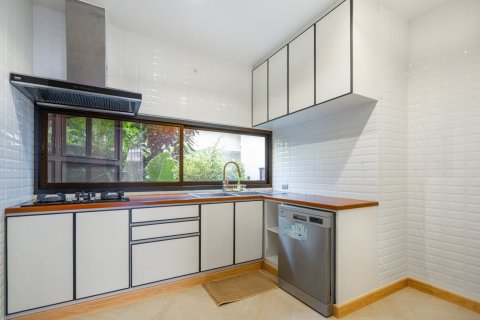 House in Phra Khanong, Bangkok, Thailand 4 bedrooms № 142940 - photo 9