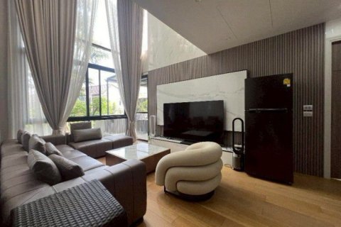 Дом в Лат Пхрау, Бангкок, Таиланд с 5 спальнями  № 148710 - фото 2