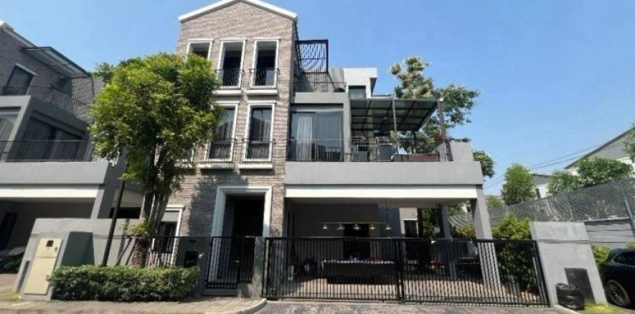 Дом в Лат Пхрау, Бангкок, Таиланд с 5 спальнями  № 148710