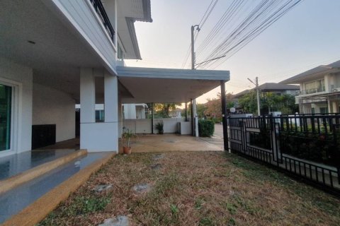 House in Khon Kaen, Thailand 3 bedrooms № 172069 - photo 2