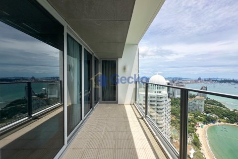 Condo in Pattaya, Thailand, 3 bedrooms  № 196186