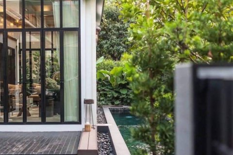 House in Bangkok, Thailand 4 bedrooms № 181242 - photo 2