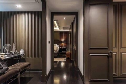 House in Bangkok, Thailand 4 bedrooms № 181242 - photo 13