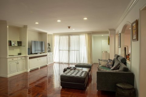 Condo in Bangkok, Thailand, 3 bedrooms  № 181246 - photo 7