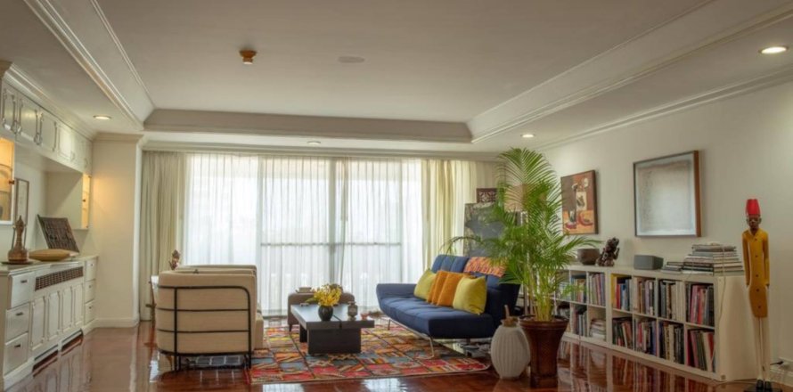 Condo in Bangkok, Thailand, 3 bedrooms  № 181246