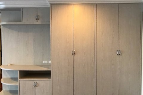 Condo in Bangkok, Thailand, 3 bedrooms  № 181246 - photo 10