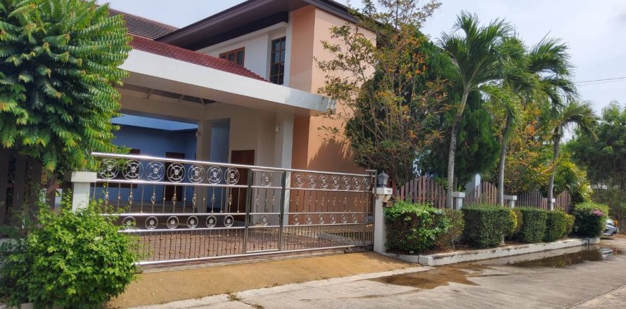 House in Hua Hin, Thailand 4 bedrooms № 172184