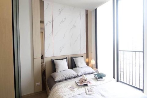 Studio dans le Condo à Watthana, Bangkok, Thaïlande  № 160442 - photo 2