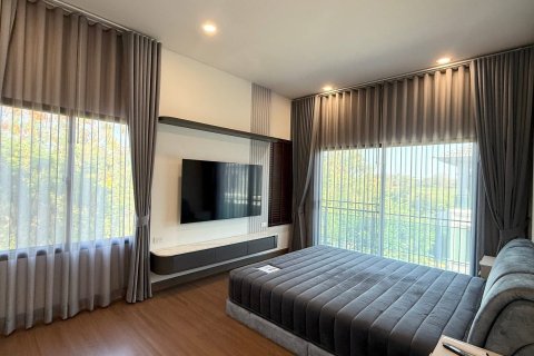 House in Samut Prakan, Thailand 4 bedrooms № 160443 - photo 5