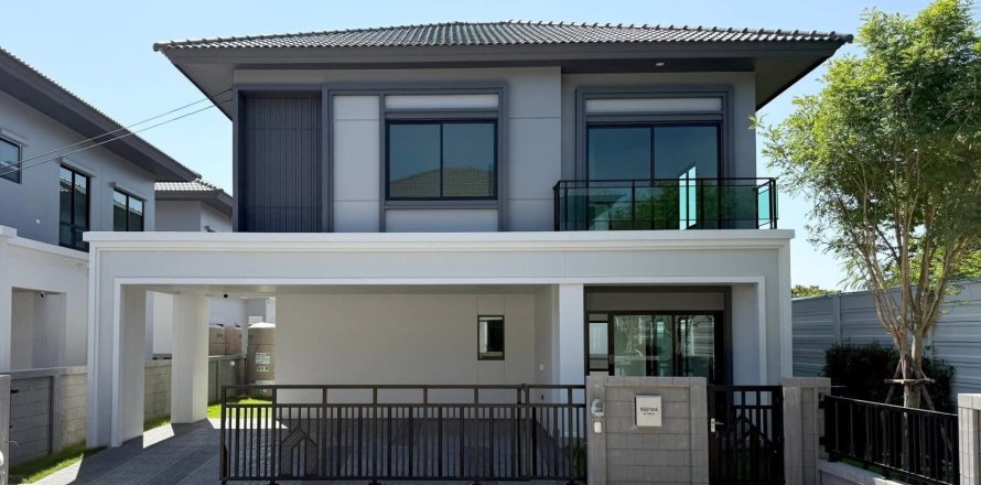 House in Samut Prakan, Thailand 4 bedrooms № 160443