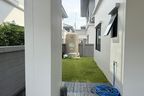 House in Samut Prakan, Thailand 4 bedrooms № 160443 - photo 10