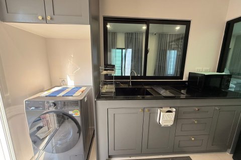 House in Samut Prakan, Thailand 4 bedrooms № 160443 - photo 14