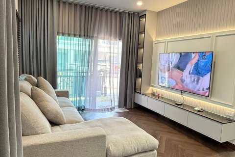 House in Samut Prakan, Thailand 4 bedrooms № 160443 - photo 3