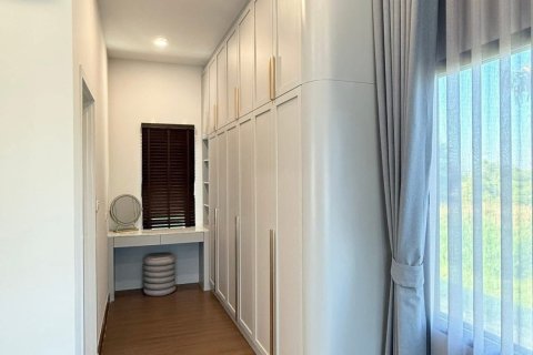 House in Samut Prakan, Thailand 4 bedrooms № 160443 - photo 8