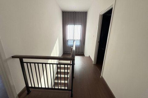 House in Samut Prakan, Thailand 4 bedrooms № 160443 - photo 13