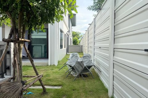 House in Samut Prakan, Thailand 4 bedrooms № 160443 - photo 11