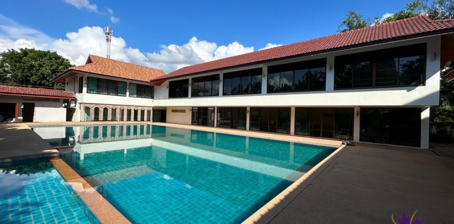 Commercial property in Chiang Mai, Thailand № 121989