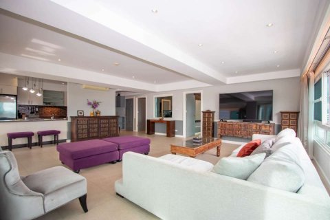 Condo in Chiang Mai, Thailand, 2 bedrooms  № 121986 - photo 2
