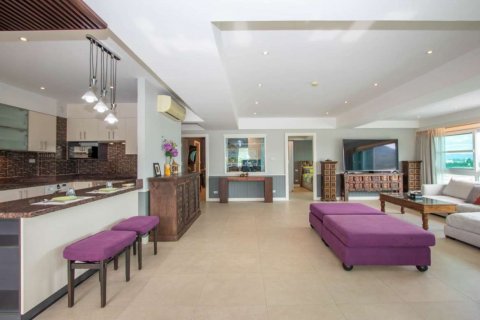 Condo in Chiang Mai, Thailand, 2 bedrooms  № 121986 - photo 3