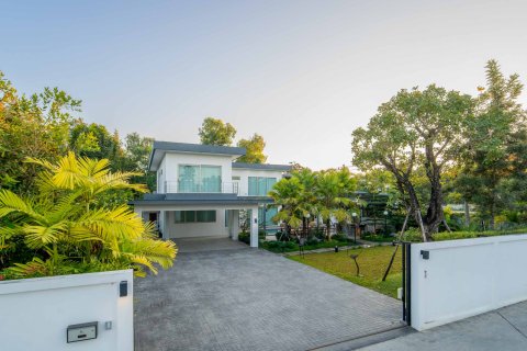 House in Chiang Mai, Thailand 3 bedrooms № 121988 - photo 1