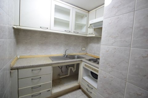 Condo in Bangkok, Thailand, 2 bedrooms  № 143748 - photo 3