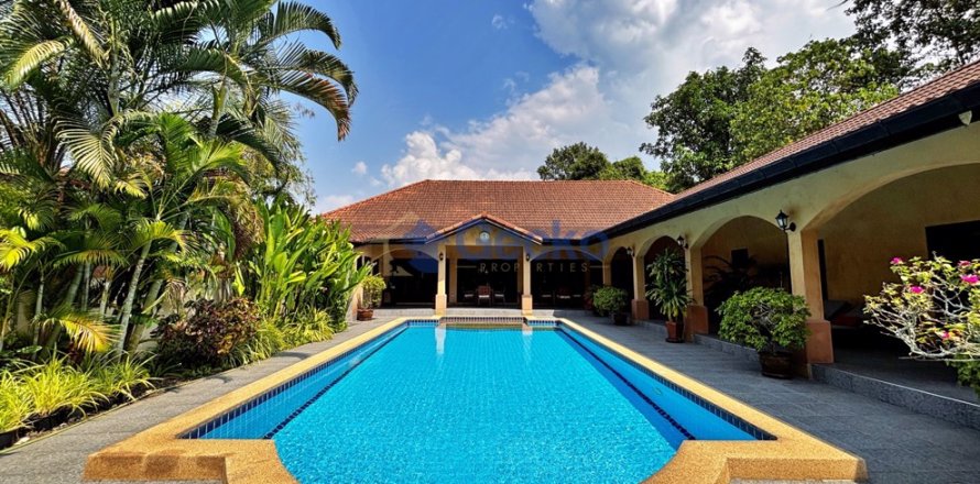 Maison à Pattaya, Thaïlande 4 chambres № 195987