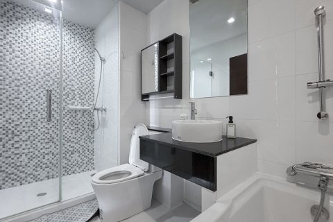 Condo à Khlong Toei, Bangkok, Thaïlande, 2 chambres № 200991 - photo 18