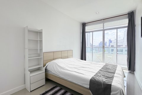 Condo à Khlong Toei, Bangkok, Thaïlande, 2 chambres № 200991 - photo 15