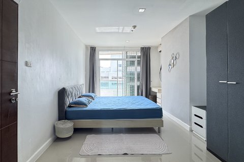 Condo à Khlong Toei, Bangkok, Thaïlande, 2 chambres № 200991 - photo 16