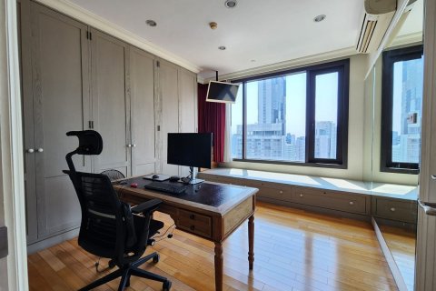 Condo à Watthana, Bangkok, Thaïlande, 3 chambres № 200988 - photo 4