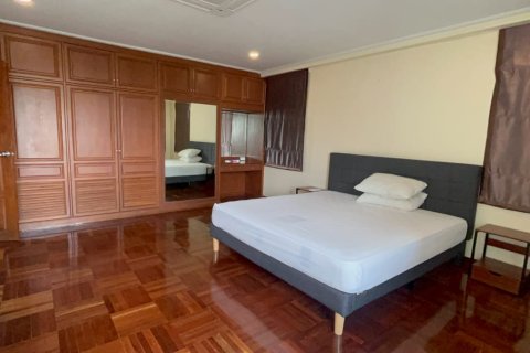 Condo à Watthana, Bangkok, Thaïlande, 2 chambres № 200989 - photo 12