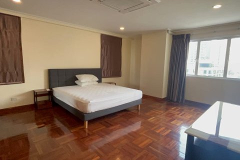 Condo à Watthana, Bangkok, Thaïlande, 2 chambres № 200989 - photo 13