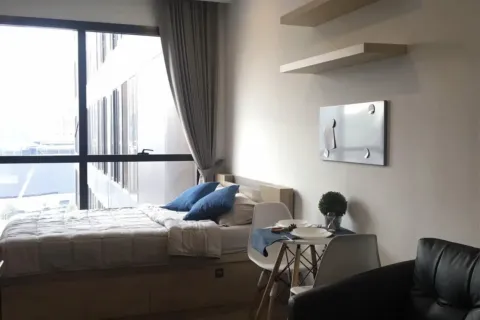 Студия в кондо в Банг Раке, Бангкок, Таиланд № 156042 - фото 1