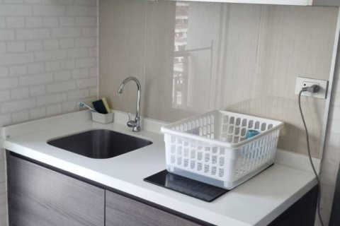 Студия в кондо в Сатхоне, Бангкок, Таиланд № 156038 - фото 10