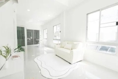 Таунхаус в Бангкоке, Таиланд с 3 спальнями  № 156041 - фото 4